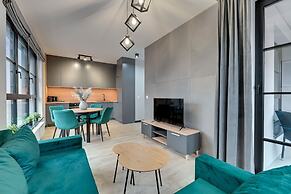 Doki Living - Foodhall & Parking by Downtown Apartments