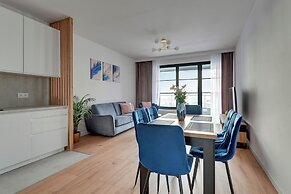 Doki Living - Foodhall & Parking by Downtown Apartments