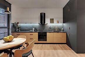 Doki Living - Foodhall & Parking by Downtown Apartments