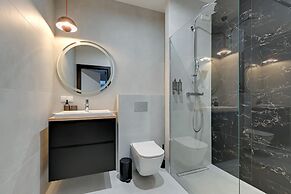 Doki Living - Foodhall & Parking by Downtown Apartments