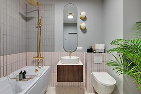 Doki Living - Foodhall & Parking by Downtown Apartments