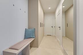 Doki Living - Foodhall & Parking by Downtown Apartments