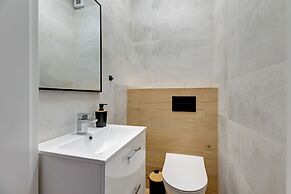 Doki Living - Foodhall & Parking by Downtown Apartments