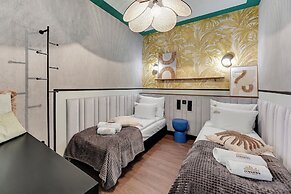 Doki Living - Foodhall & Parking by Downtown Apartments