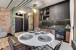 Doki Living - Foodhall & Parking by Downtown Apartments