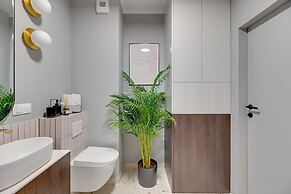 Doki Living - Foodhall & Parking by Downtown Apartments