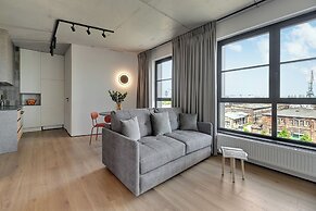 Doki Living - Foodhall & Parking by Downtown Apartments