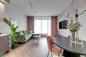 Doki Living - Foodhall & Parking by Downtown Apartments