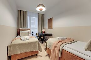 Doki Living - Foodhall & Parking by Downtown Apartments