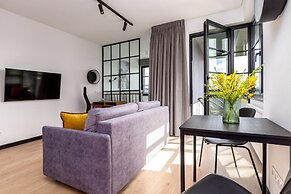 Doki Living - Foodhall & Parking by Downtown Apartments