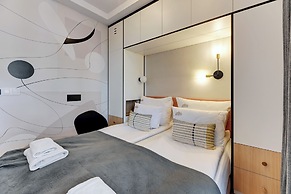 Doki Living - Foodhall & Parking by Downtown Apartments