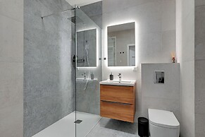 Doki Living - Foodhall & Parking by Downtown Apartments