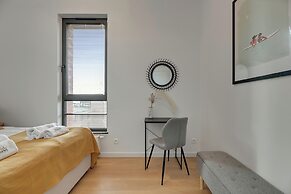 Doki Living - Foodhall & Parking by Downtown Apartments