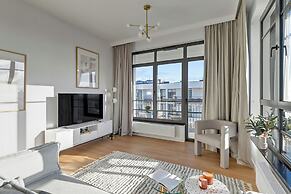 Doki Living - Foodhall & Parking by Downtown Apartments