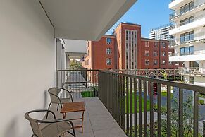 Doki Living - Foodhall & Parking by Downtown Apartments