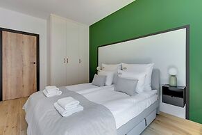 Doki Living - Foodhall & Parking by Downtown Apartments