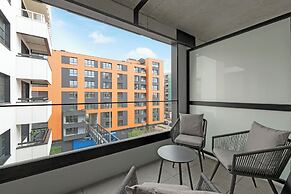 Doki Living - Foodhall & Parking by Downtown Apartments