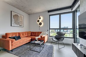 Doki Living - Foodhall & Parking by Downtown Apartments