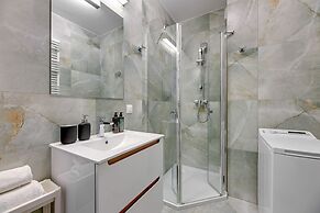 Doki Living - Foodhall & Parking by Downtown Apartments