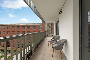 Doki Living - Foodhall & Parking by Downtown Apartments