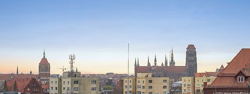 Doki Living - Foodhall & Parking by Downtown Apartments