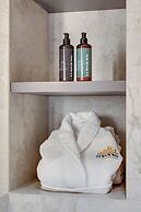 Doki Living - Foodhall & Parking by Downtown Apartments