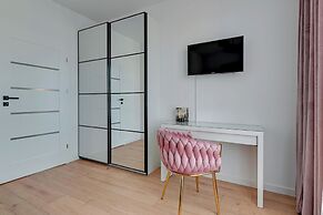 Doki Living - Foodhall & Parking by Downtown Apartments