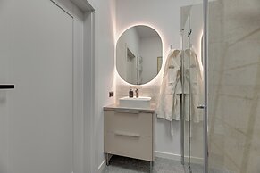 Doki Living - Foodhall & Parking by Downtown Apartments