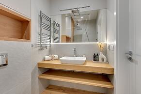 Doki Living - Foodhall & Parking by Downtown Apartments