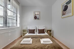 Doki Living - Foodhall & Parking by Downtown Apartments