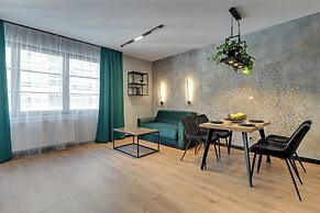 Doki Living - Foodhall & Parking by Downtown Apartments