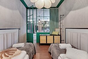 Doki Living - Foodhall & Parking by Downtown Apartments