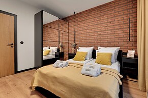 Doki Living - Foodhall & Parking by Downtown Apartments