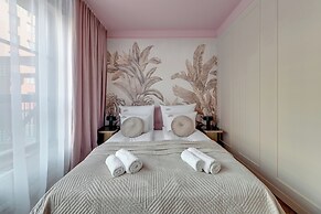 Doki Living - Foodhall & Parking by Downtown Apartments