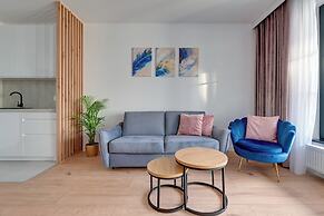 Doki Living - Foodhall & Parking by Downtown Apartments