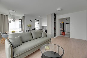 Doki Living - Foodhall & Parking by Downtown Apartments