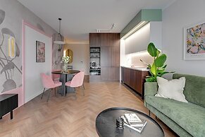 Doki Living - Foodhall & Parking by Downtown Apartments