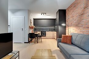 Doki Living - Foodhall & Parking by Downtown Apartments