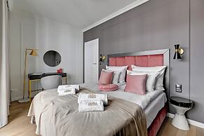 Doki Living - Foodhall & Parking by Downtown Apartments