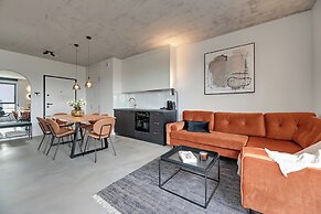 Doki Living - Foodhall & Parking by Downtown Apartments