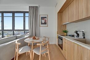 Doki Living - Foodhall & Parking by Downtown Apartments