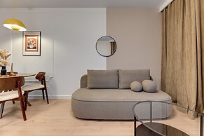 Doki Living - Foodhall & Parking by Downtown Apartments