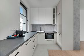 Doki Living - Foodhall & Parking by Downtown Apartments