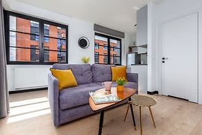 Doki Living - Foodhall & Parking by Downtown Apartments