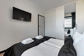 Doki Living - Foodhall & Parking by Downtown Apartments