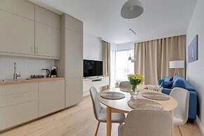 Doki Living - Foodhall & Parking by Downtown Apartments