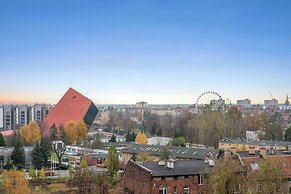 Doki Living - Foodhall & Parking by Downtown Apartments