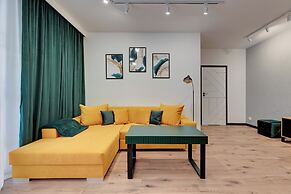 Doki Living - Foodhall & Parking by Downtown Apartments