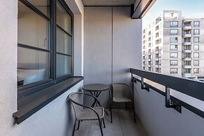 Doki Living - Foodhall & Parking by Downtown Apartments