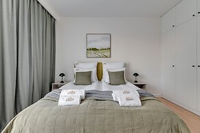 Doki Living - Foodhall & Parking by Downtown Apartments